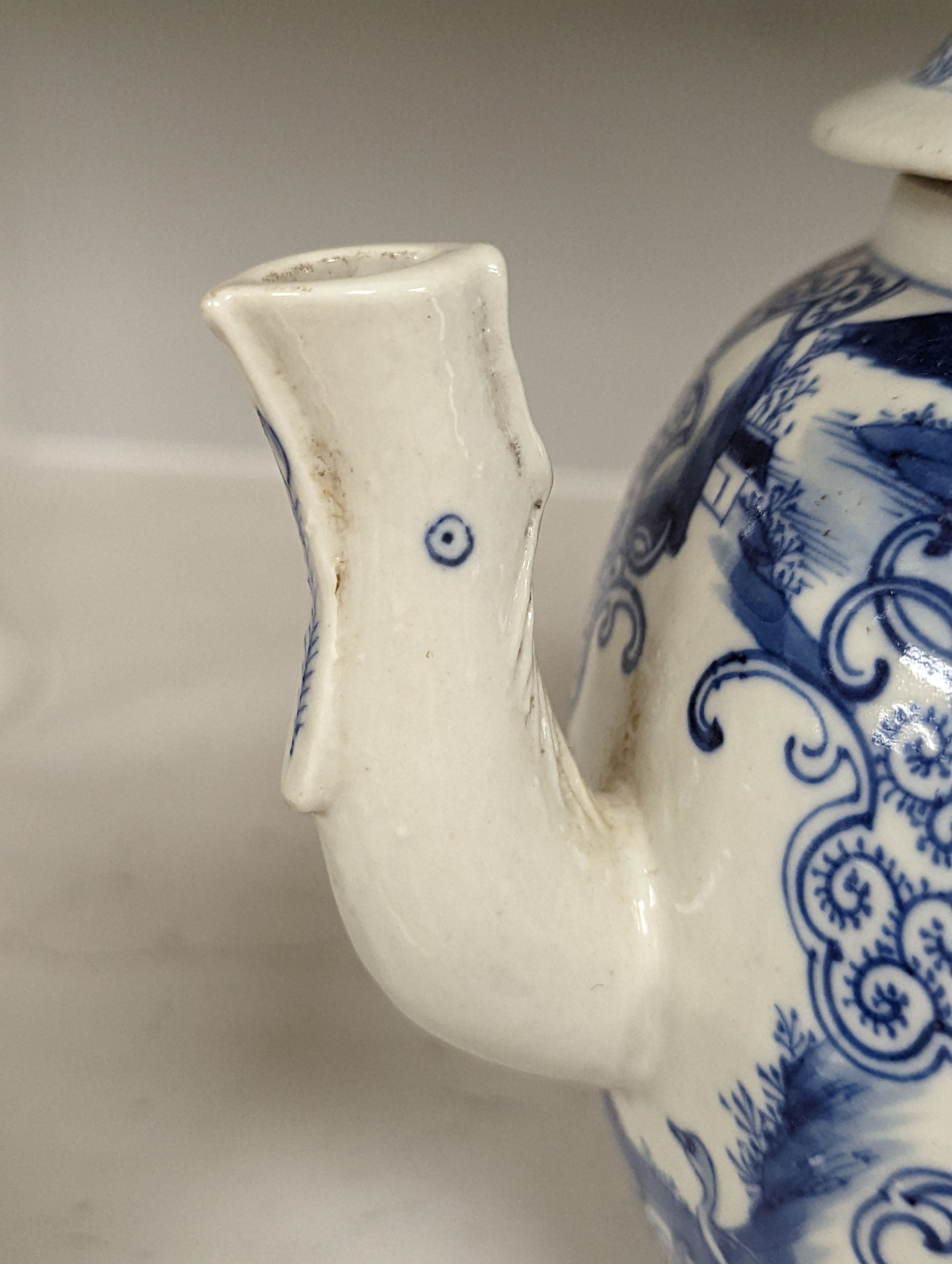 A large Chinese blue and white wine pot, 20cm